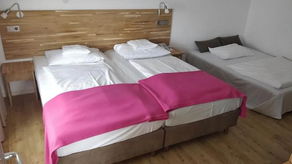 Hotel Stuttgart 21 3*,