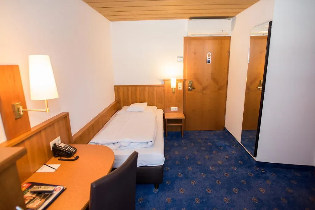 Hotel Stuttgart 21 3*,